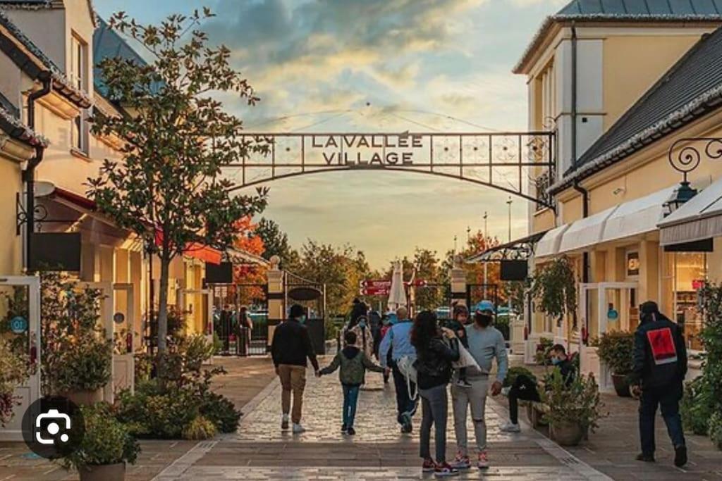 De Disney A Paris - Pre Verson 1 Chessy  Exterior foto